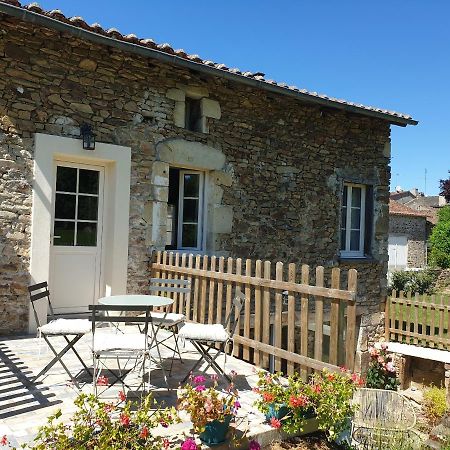 Vila Gite La Grange De Jeanne Rancon Exteriér fotografie